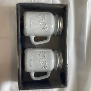 Mason 2pc white salt and paper shakers NWOT